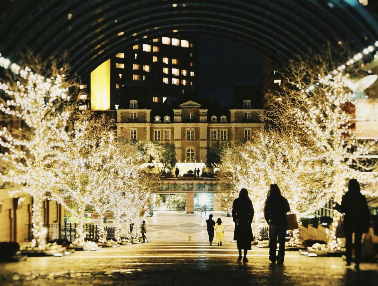 The Magic of Glass Ornaments and the Perfect Tree
